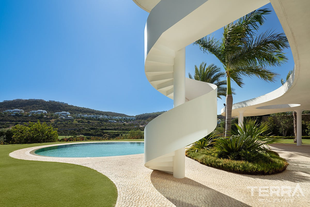 Detached Villa for Sale in Casares, Costa del Sol - 116846
