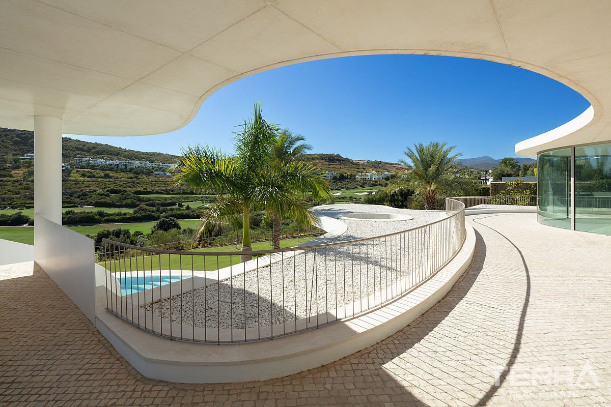 Detached Villa for Sale in Casares, Costa del Sol - 116847