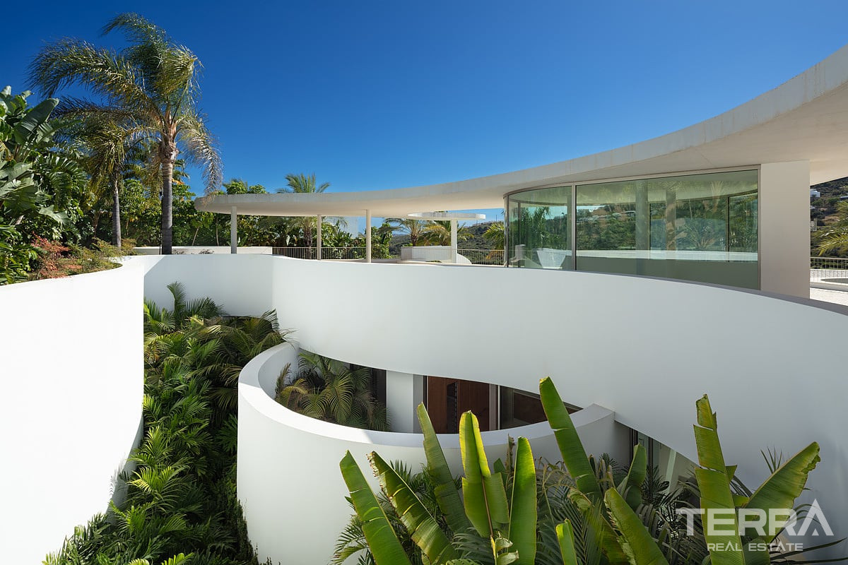 Detached Villa for Sale in Casares, Costa del Sol - 116849