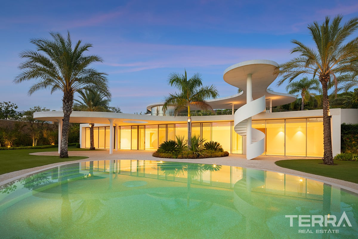 Detached Villa for Sale in Casares, Costa del Sol - 116851
