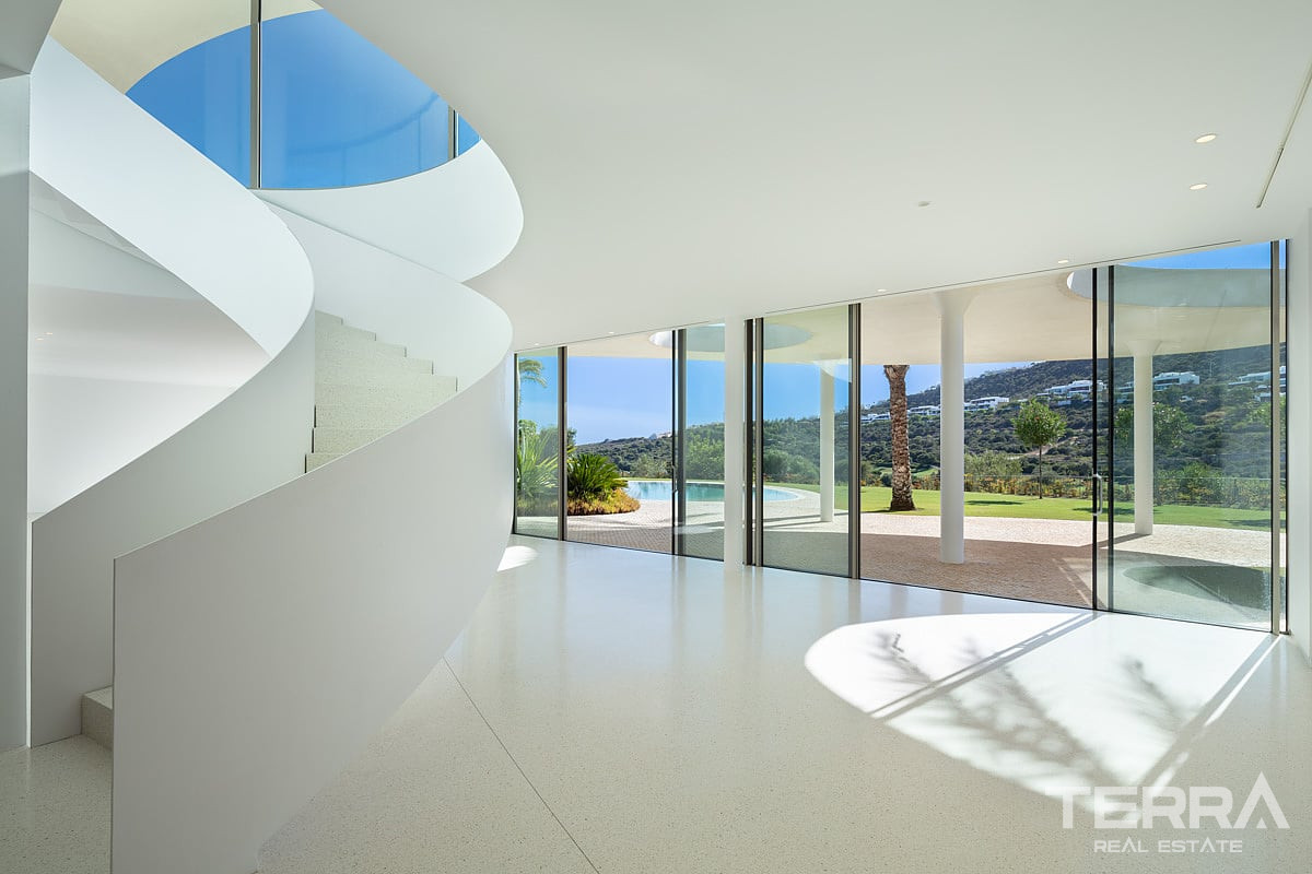Detached Villa for Sale in Casares, Costa del Sol - 116855