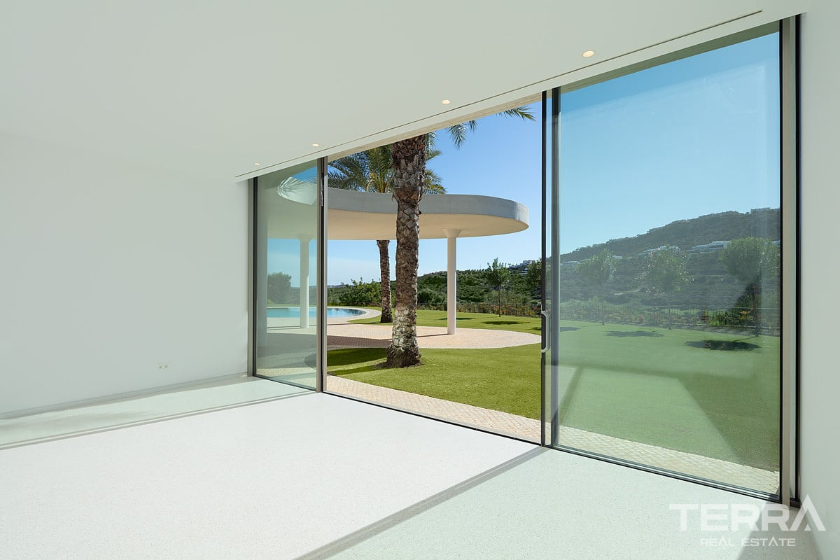 Detached Villa for Sale in Casares, Costa del Sol - 116856