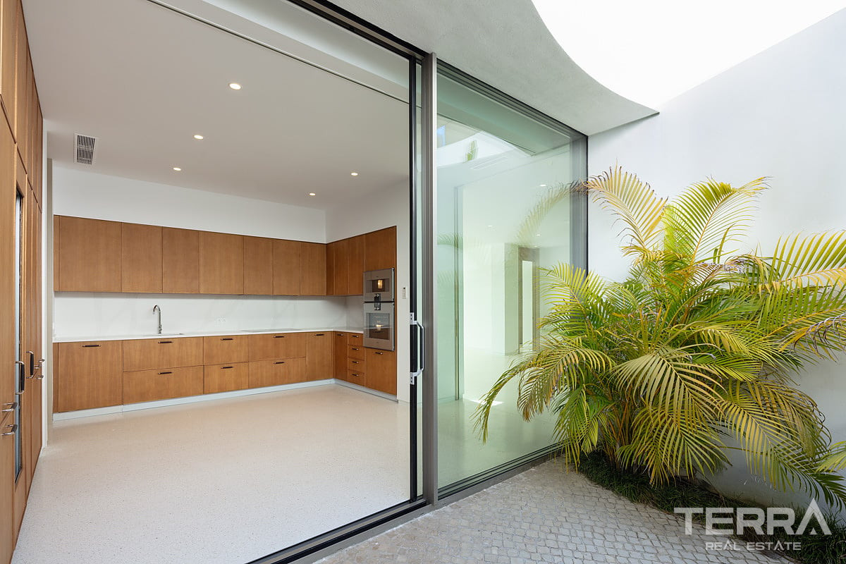 Detached Villa for Sale in Casares, Costa del Sol - 116858