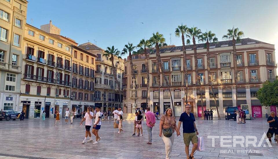 Málaga Merkezde Tamamen Yenilenmiş Masrafsız 2+1 Daire - 117870