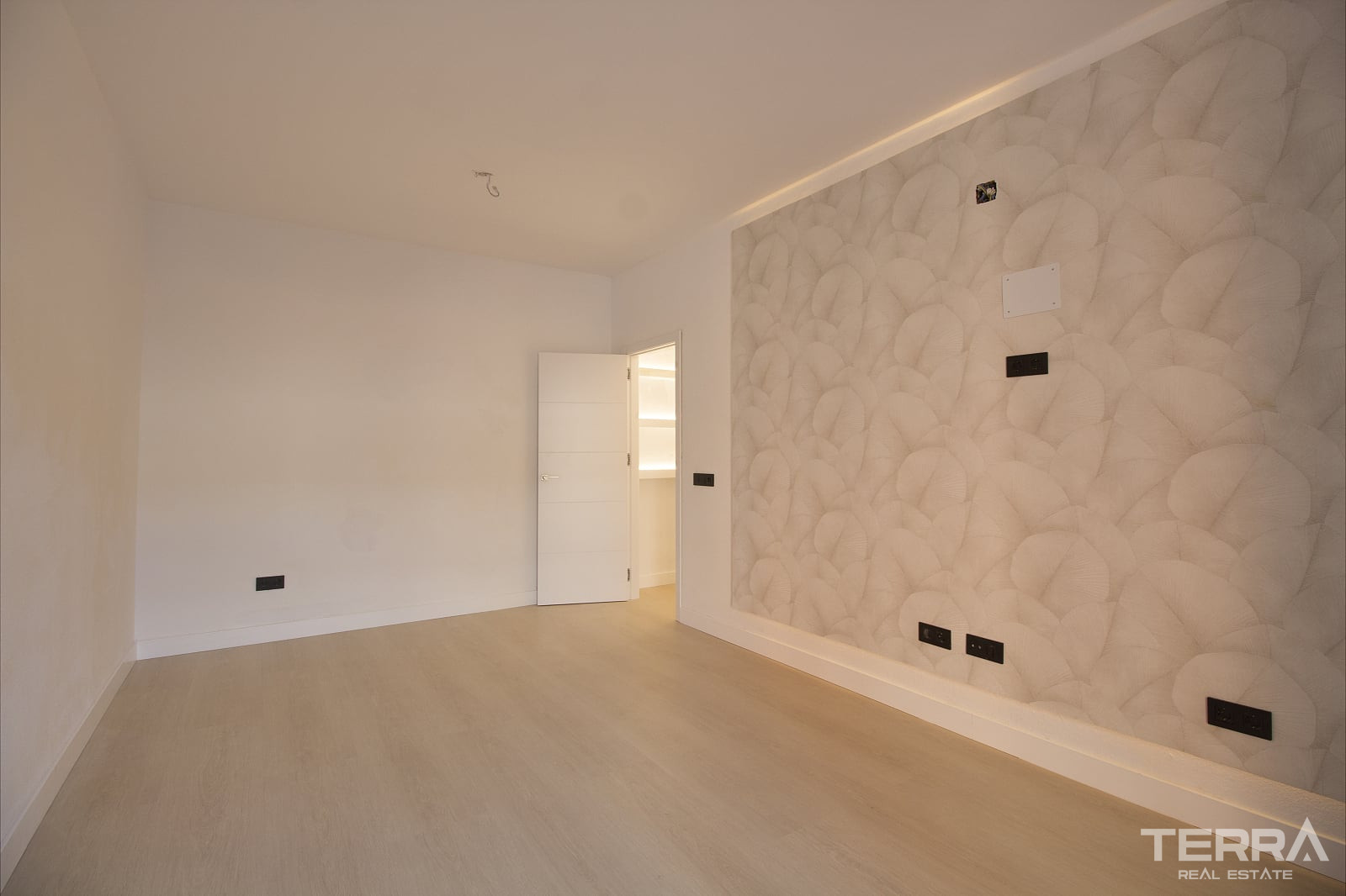 Málaga Merkezde Tamamen Yenilenmiş Masrafsız 2+1 Daire - 117875