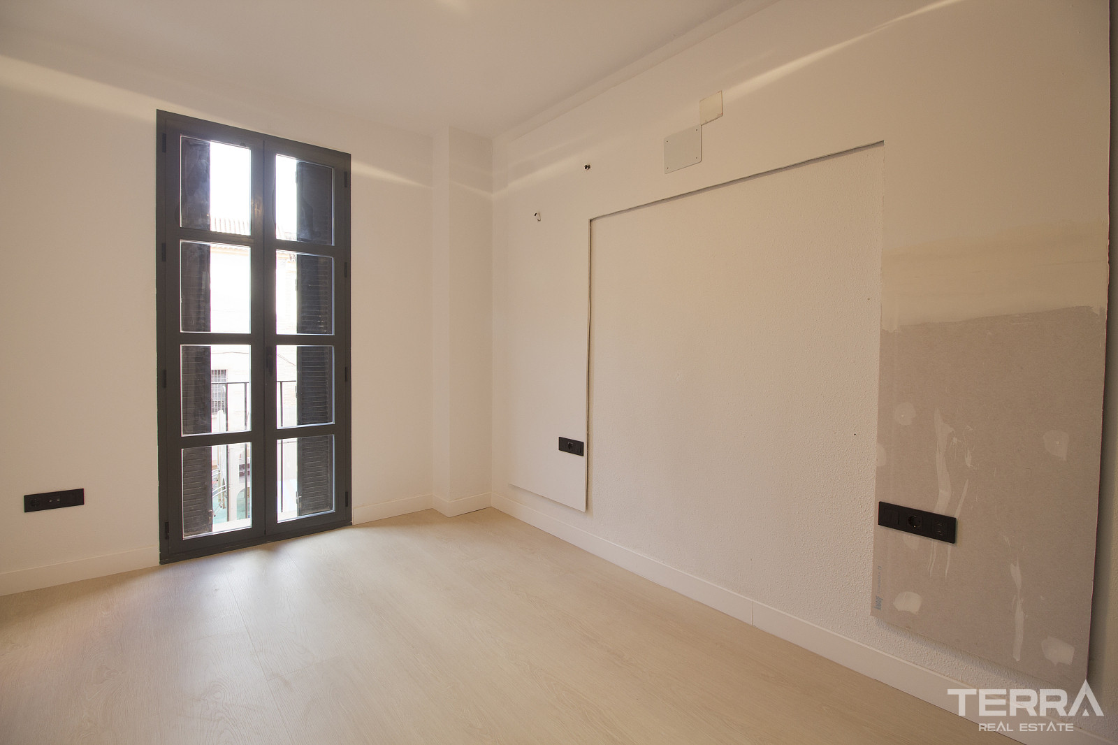 Málaga Merkezde Tamamen Yenilenmiş Masrafsız 2+1 Daire - 117877