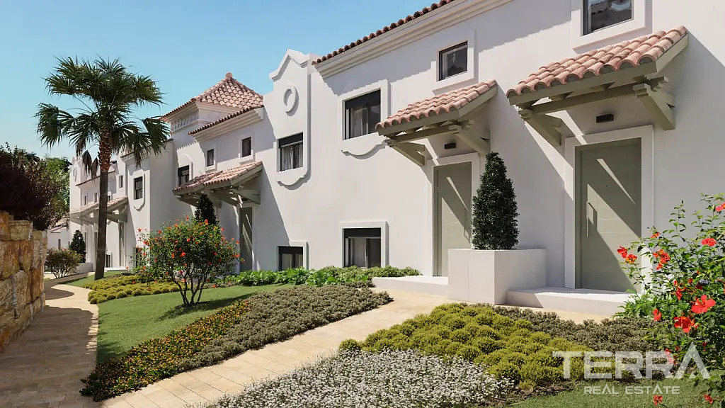 Estepona'da Havuzlu ve Bahçeli Satılık Bitişik Nizam Evler - 118180