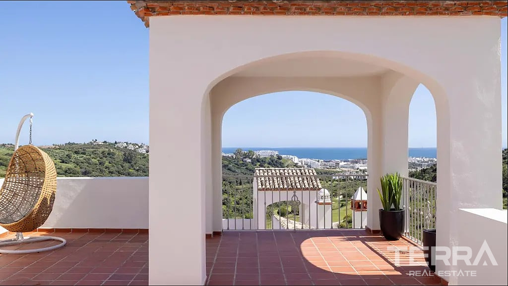 Estepona'da Havuzlu ve Bahçeli Satılık Bitişik Nizam Evler - 118186