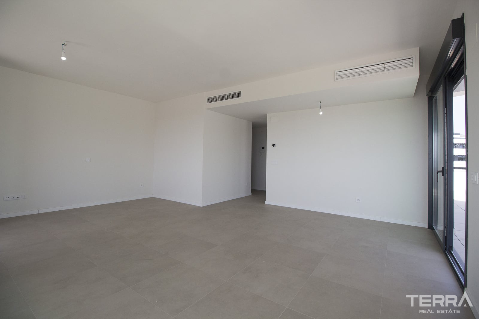 Sea View Apartment for Sale in Torremolinos, Costa del Sol - 118392