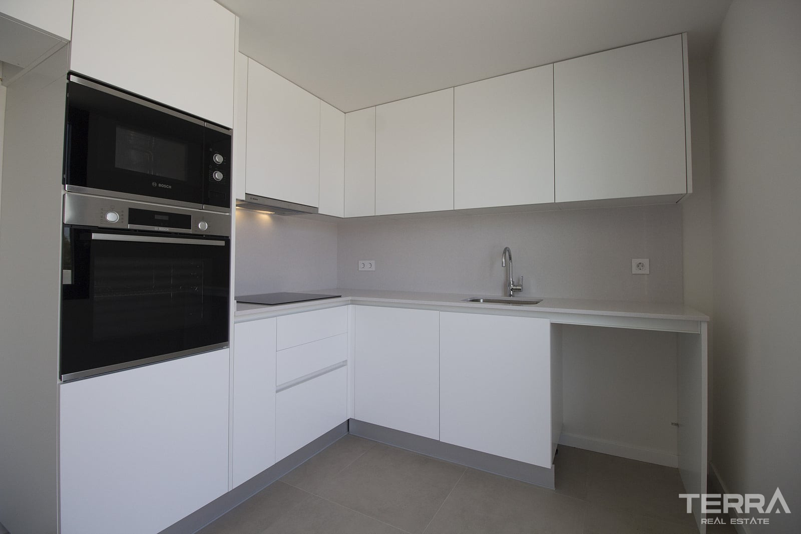 Sea View Apartment for Sale in Torremolinos, Costa del Sol - 118393