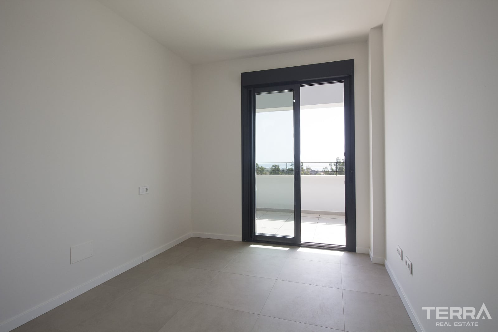 Sea View Apartment for Sale in Torremolinos, Costa del Sol - 118395