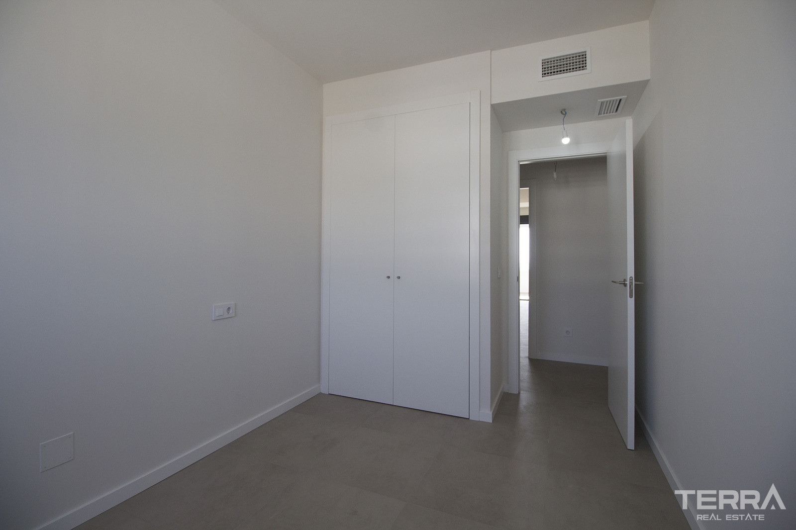Sea View Apartment for Sale in Torremolinos, Costa del Sol - 118398