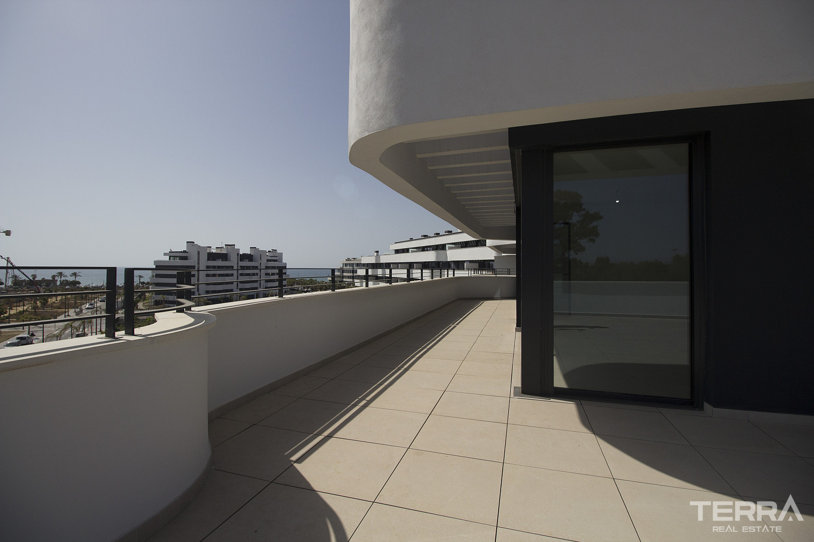 Sea View Apartment for Sale in Torremolinos, Costa del Sol - 118406