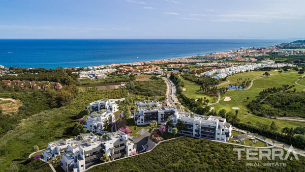Malaga, Casares Costa'da Satılık Modern Daireler