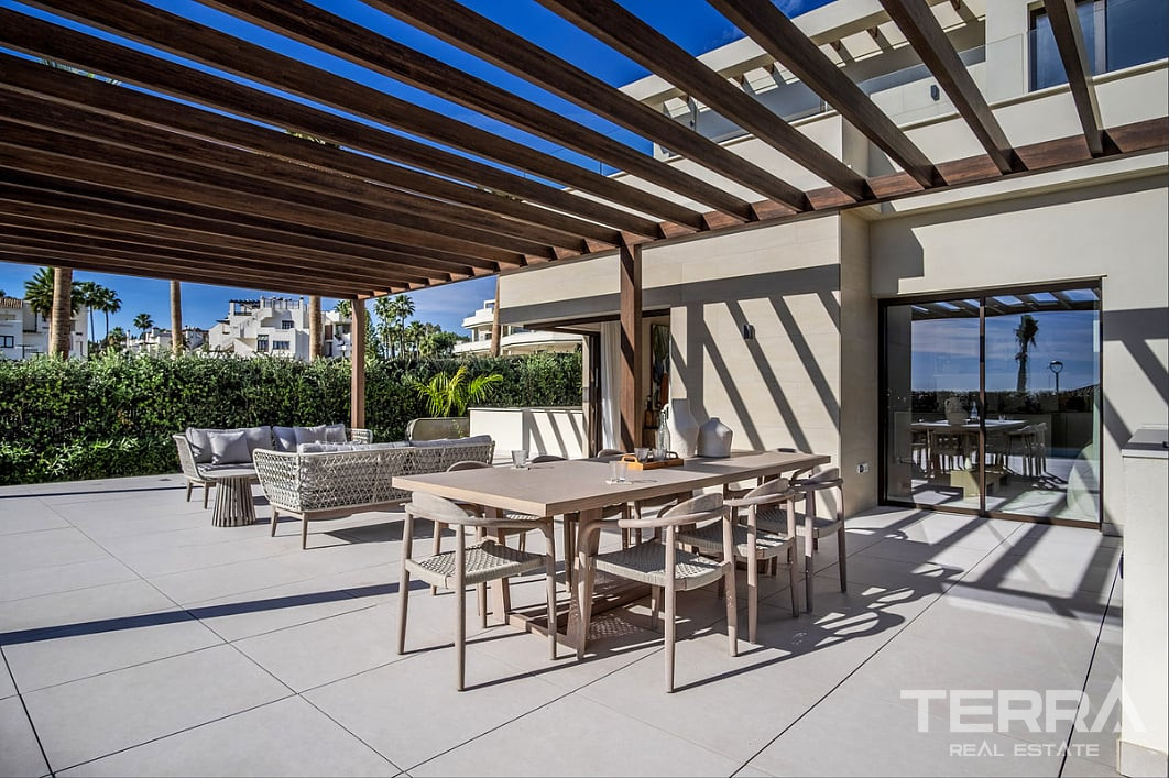 Beachfront Villa for Sale in Estepona, Costa del Sol - 118518