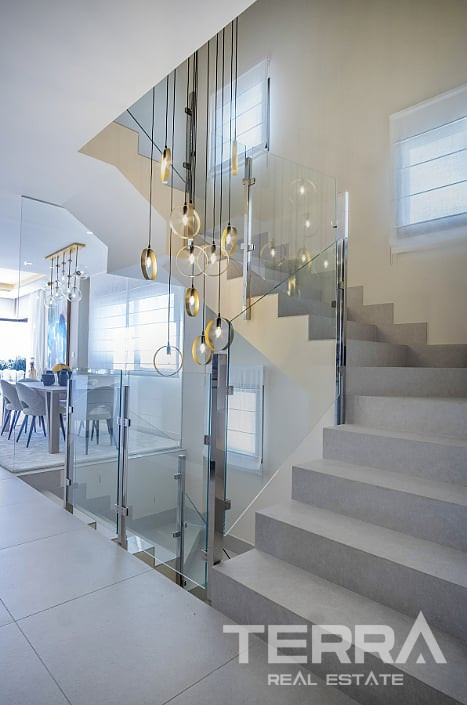 Beachfront Villa for Sale in Estepona, Costa del Sol - 118539