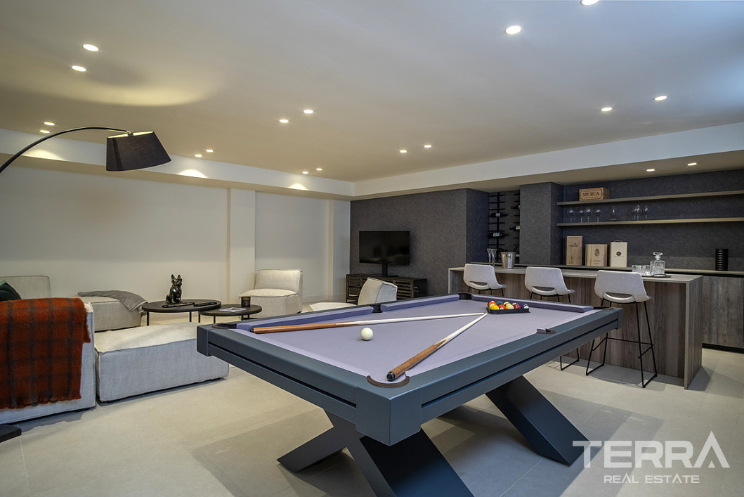 Beachfront Villa for Sale in Estepona, Costa del Sol - 118541