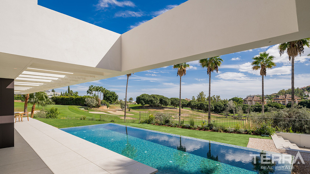 Luxury Villa for Sale in Marbella, Costa del Sol - 118836