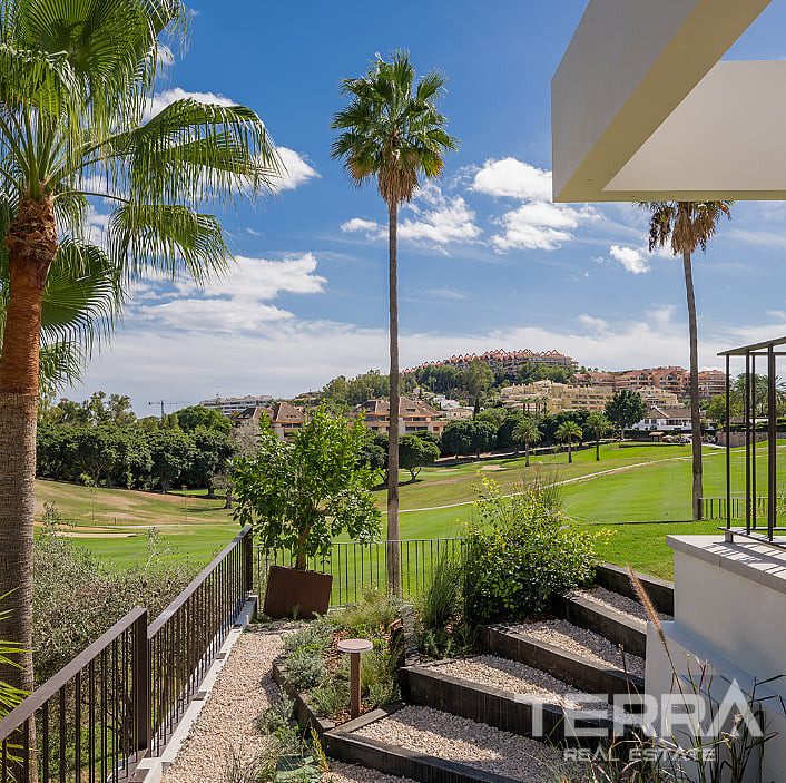 Luxury Villa for Sale in Marbella, Costa del Sol - 118845