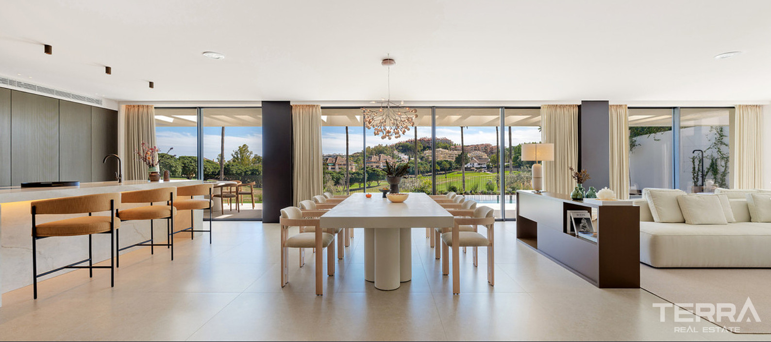 Luxury Villa for Sale in Marbella, Costa del Sol - 118861