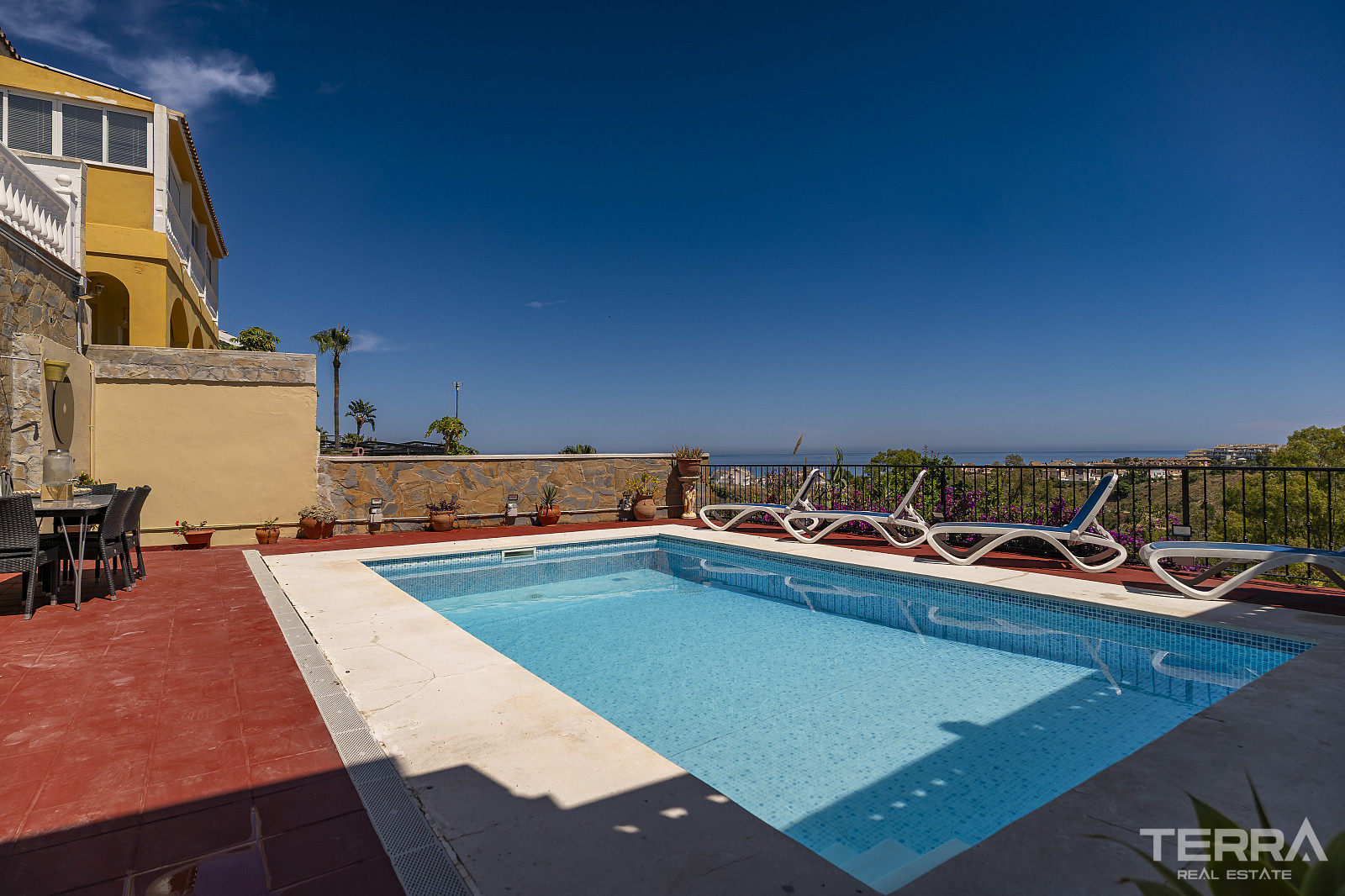 Benalmádena'da Satılık Deniz Manzaralı Villa - 119235