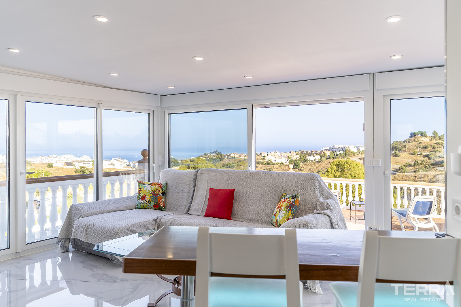 Benalmádena'da Satılık Deniz Manzaralı Villa - 119241