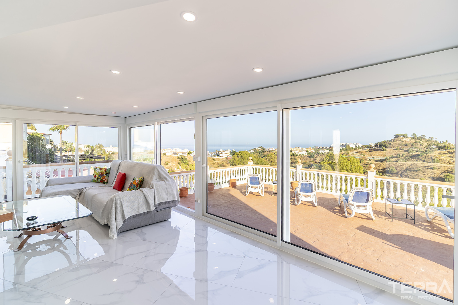 Benalmádena'da Satılık Deniz Manzaralı Villa - 119243