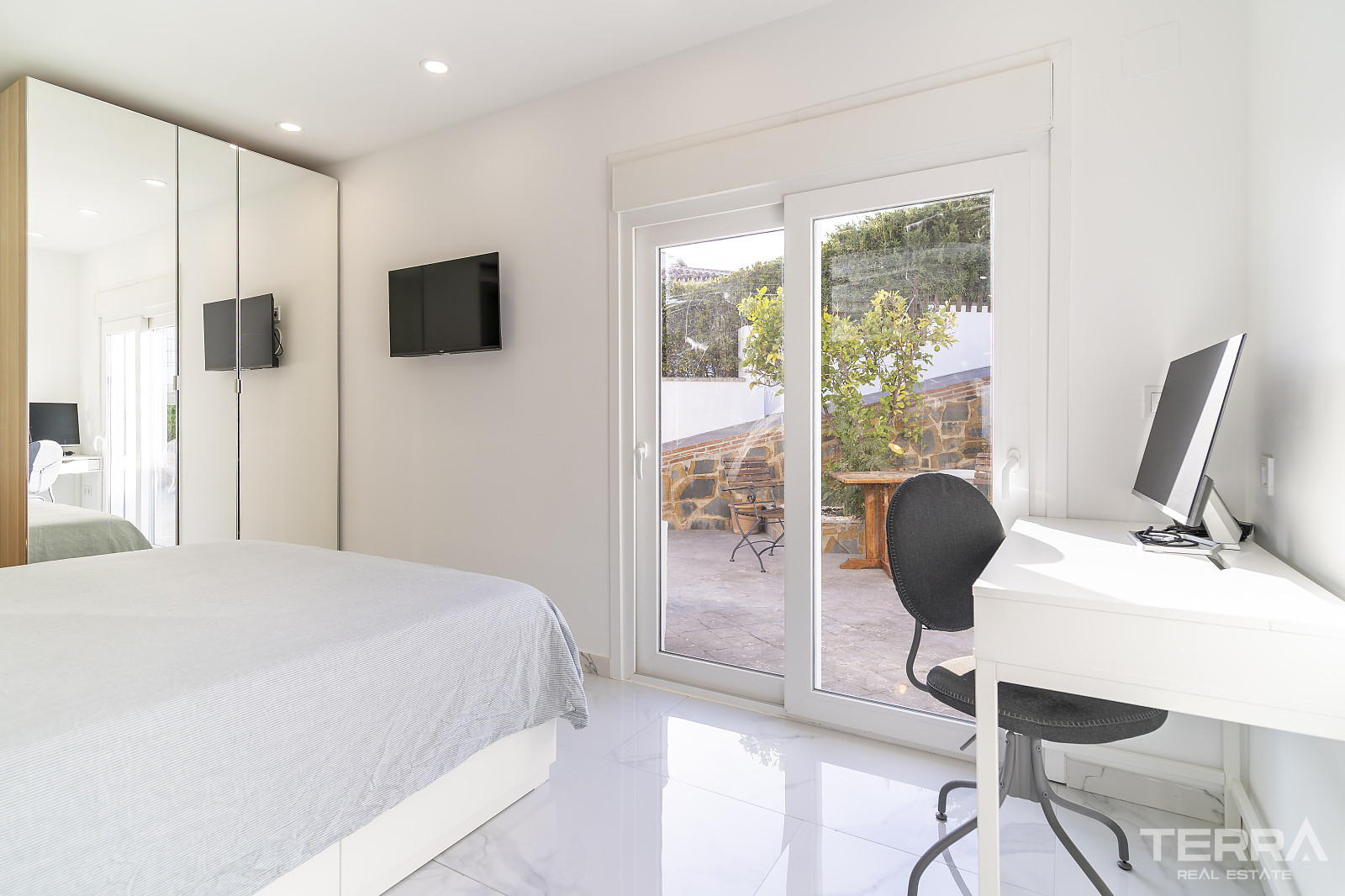 Benalmádena'da Satılık Deniz Manzaralı Villa - 119267