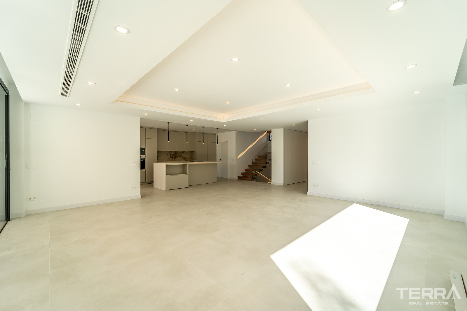 Villa with Private Pool for Sale in Benalmádena, Costa del Sol - 119360