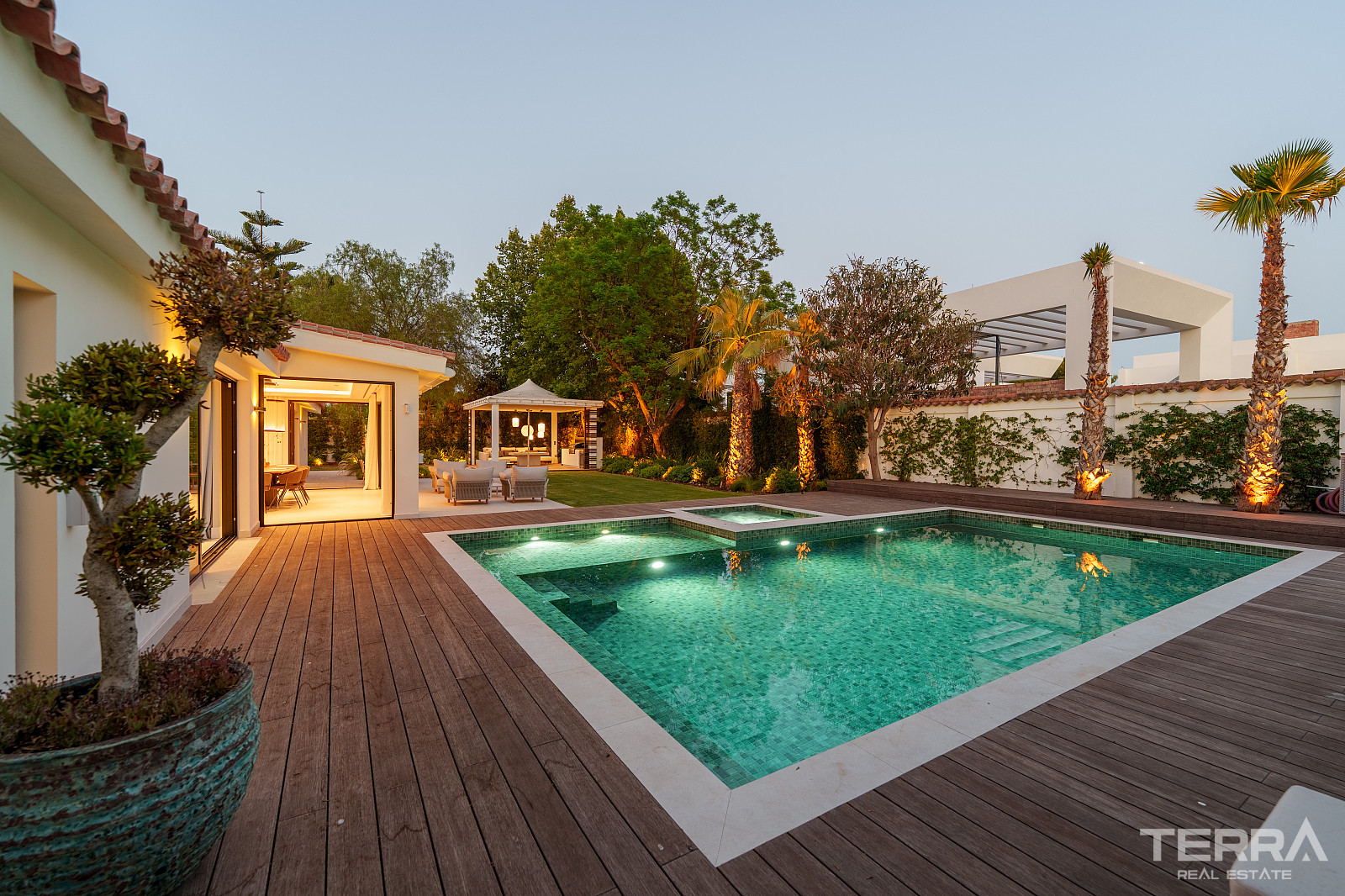 Villa with Private Pool for Sale in Marbella, Costa del Sol, Spain - 119449