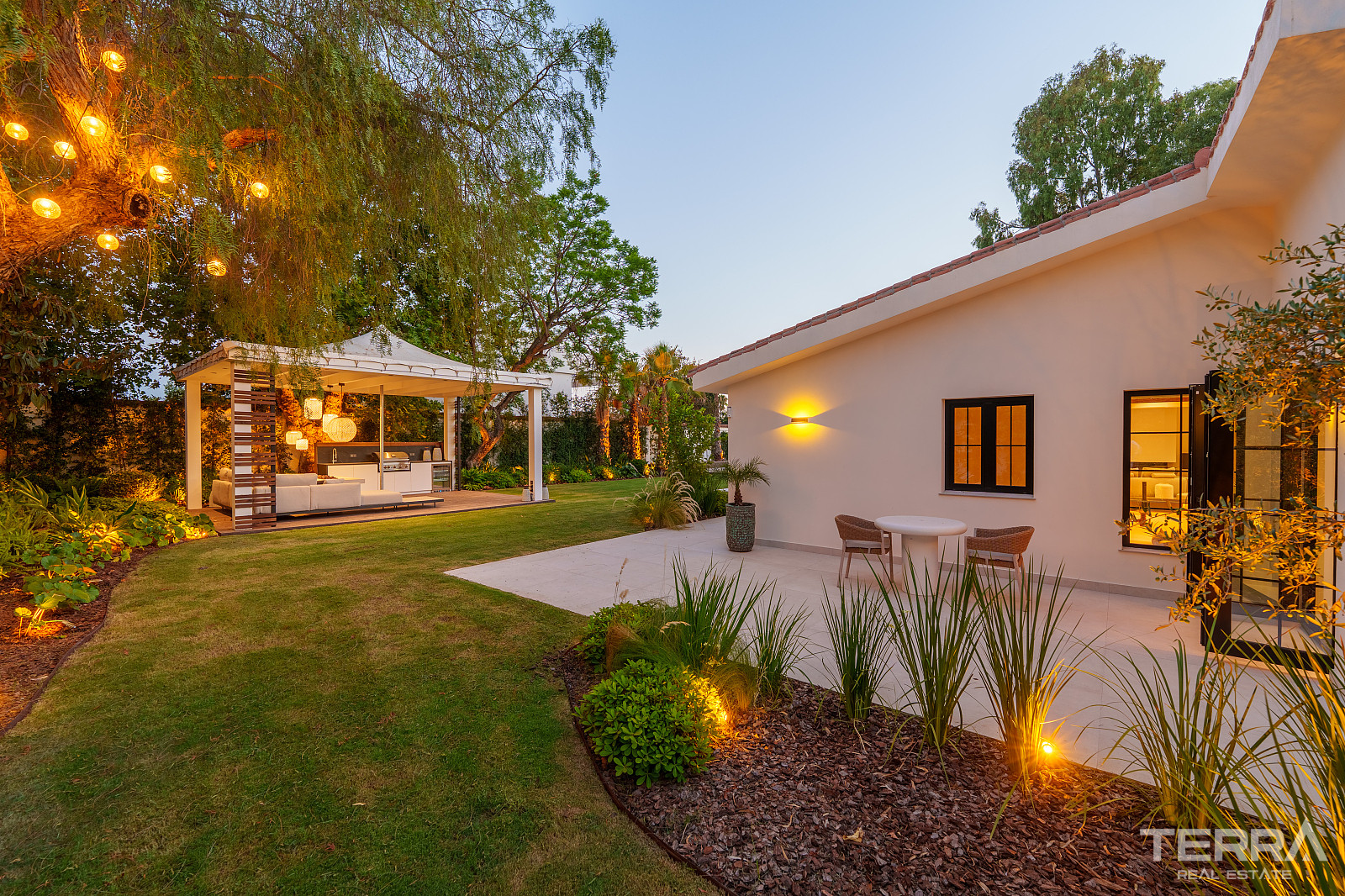 Villa with Private Pool for Sale in Marbella, Costa del Sol, Spain - 119451