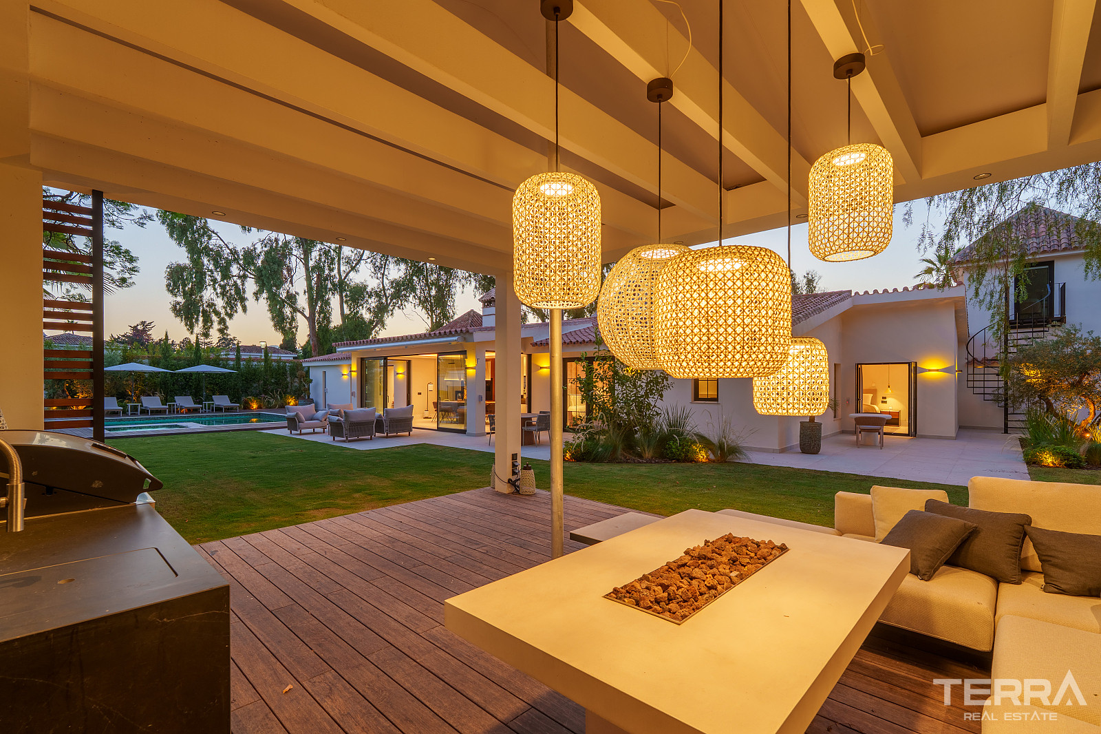 Villa with Private Pool for Sale in Marbella, Costa del Sol, Spain - 119452