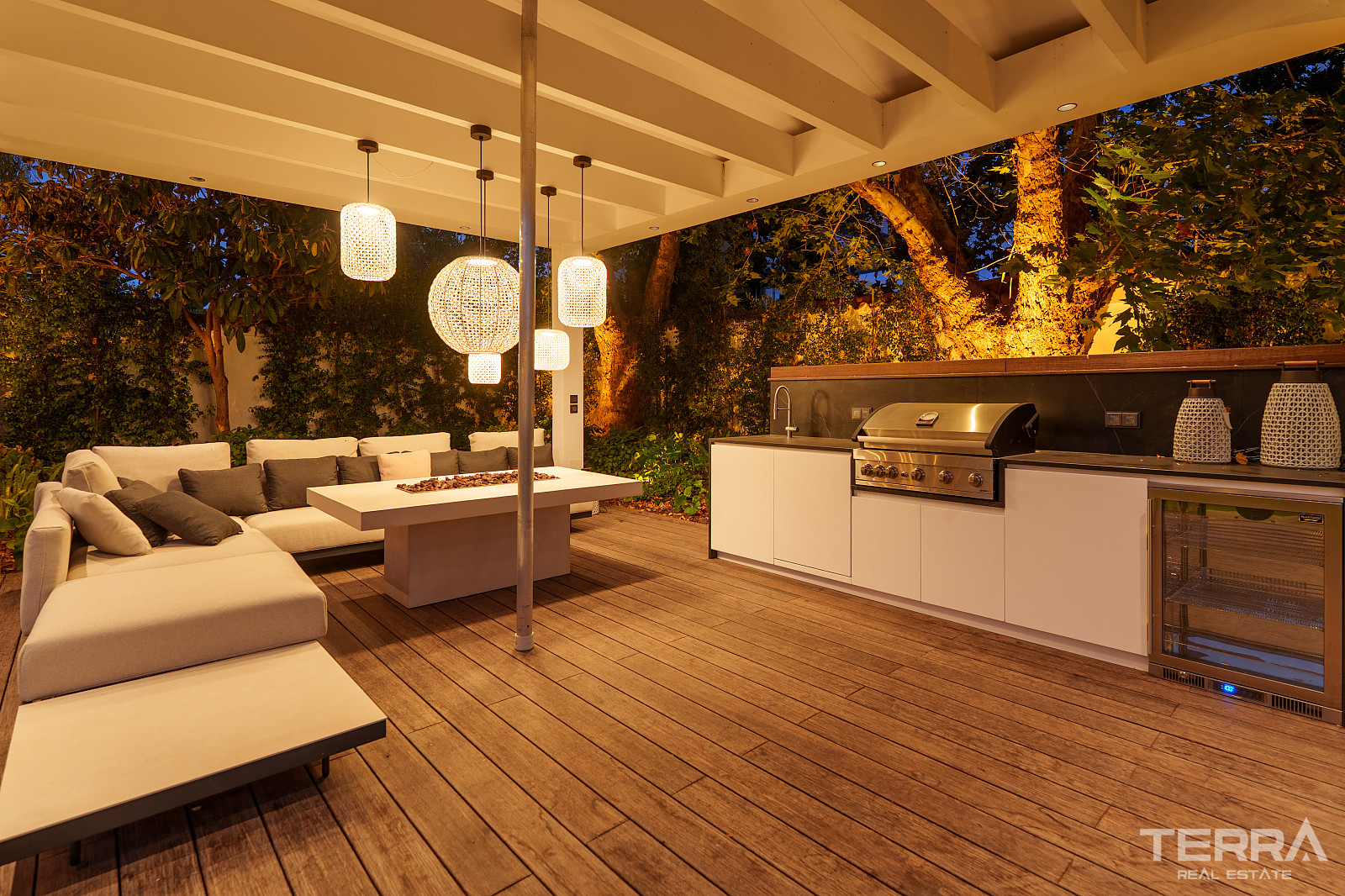 Villa with Private Pool for Sale in Marbella, Costa del Sol, Spain - 119453