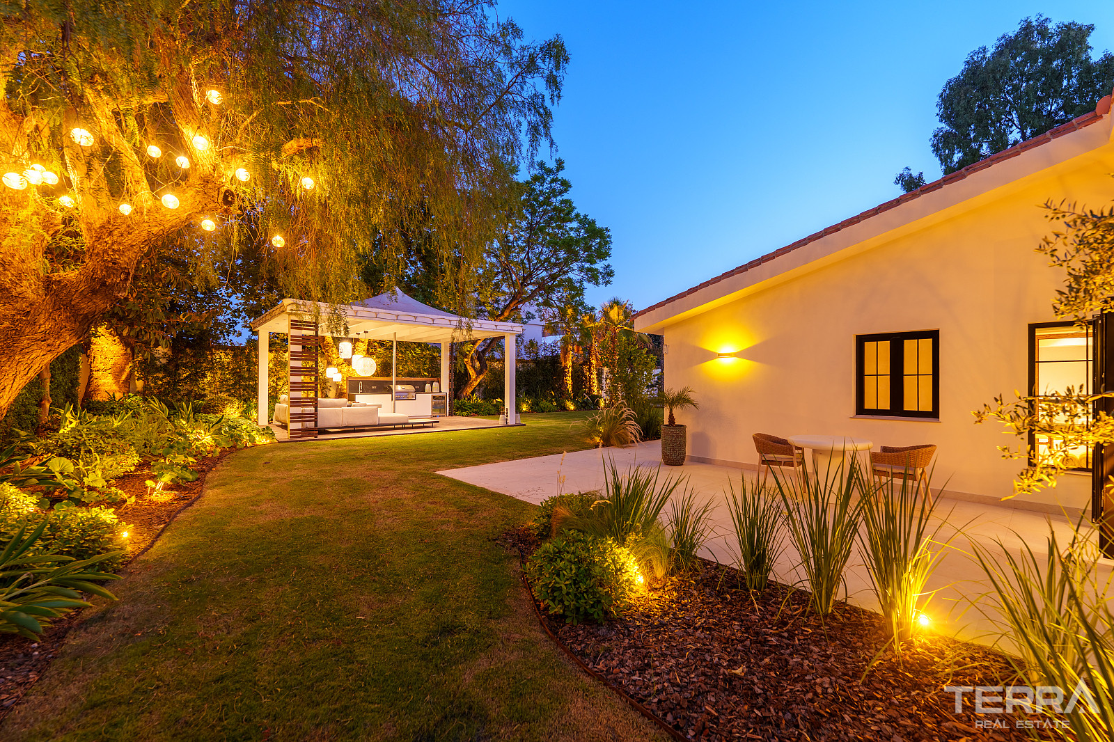 Villa with Private Pool for Sale in Marbella, Costa del Sol, Spain - 119454