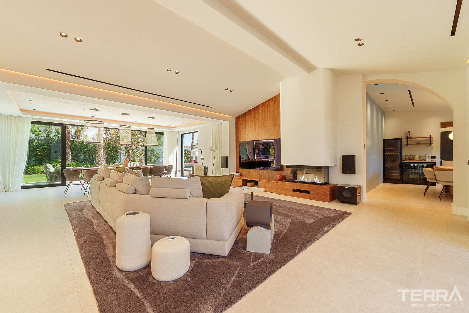 Villa with Private Pool for Sale in Marbella, Costa del Sol, Spain - 119458