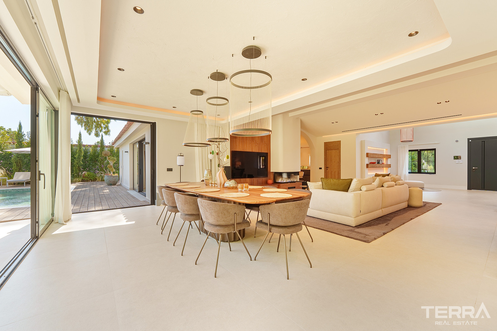 Villa with Private Pool for Sale in Marbella, Costa del Sol, Spain - 119460