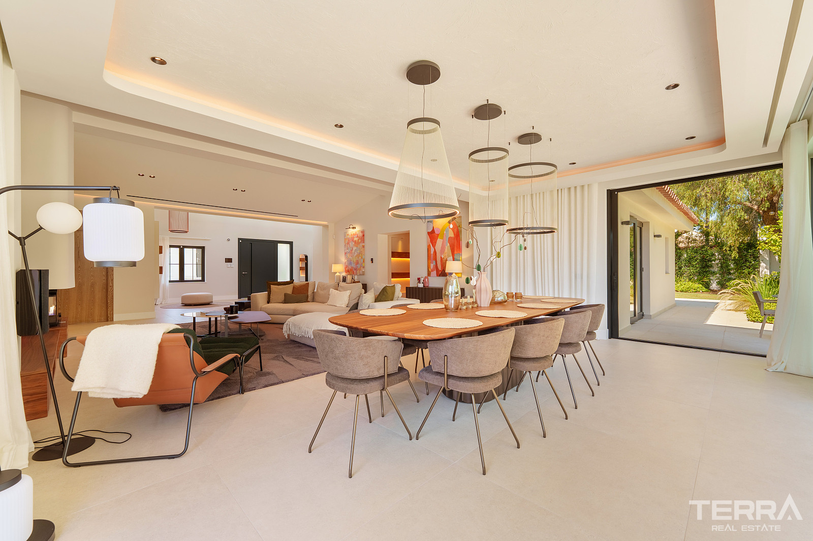 Villa with Private Pool for Sale in Marbella, Costa del Sol, Spain - 119461