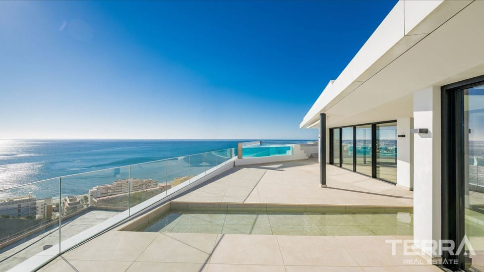 Sea View Villas for Sale in Fuengirola, Costa del Sol, Spain