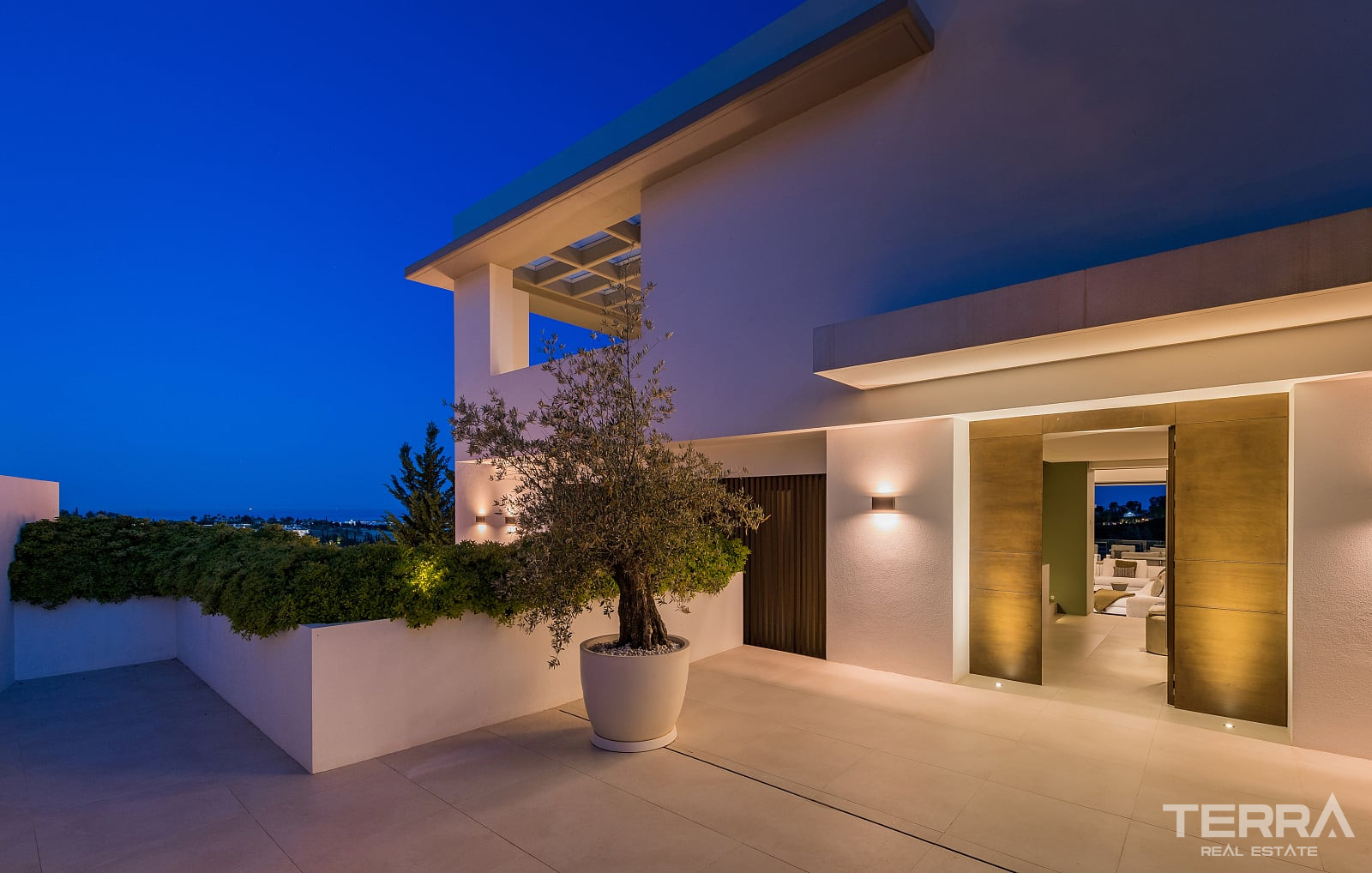 Golf Villa for Sale in Benahavís, Costa del Sol, Spain - 120162