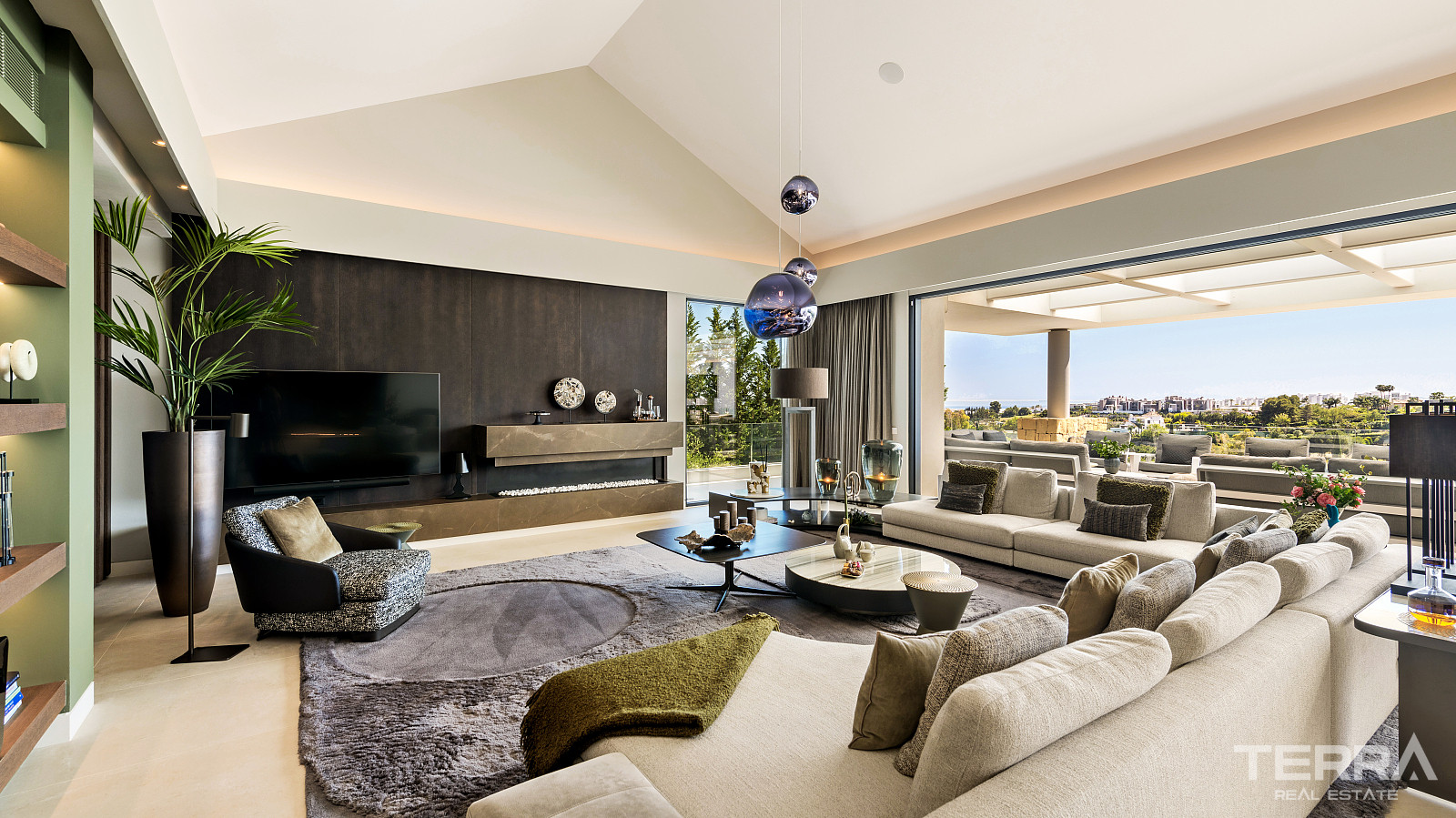 Golf Villa for Sale in Benahavís, Costa del Sol, Spain - 120165