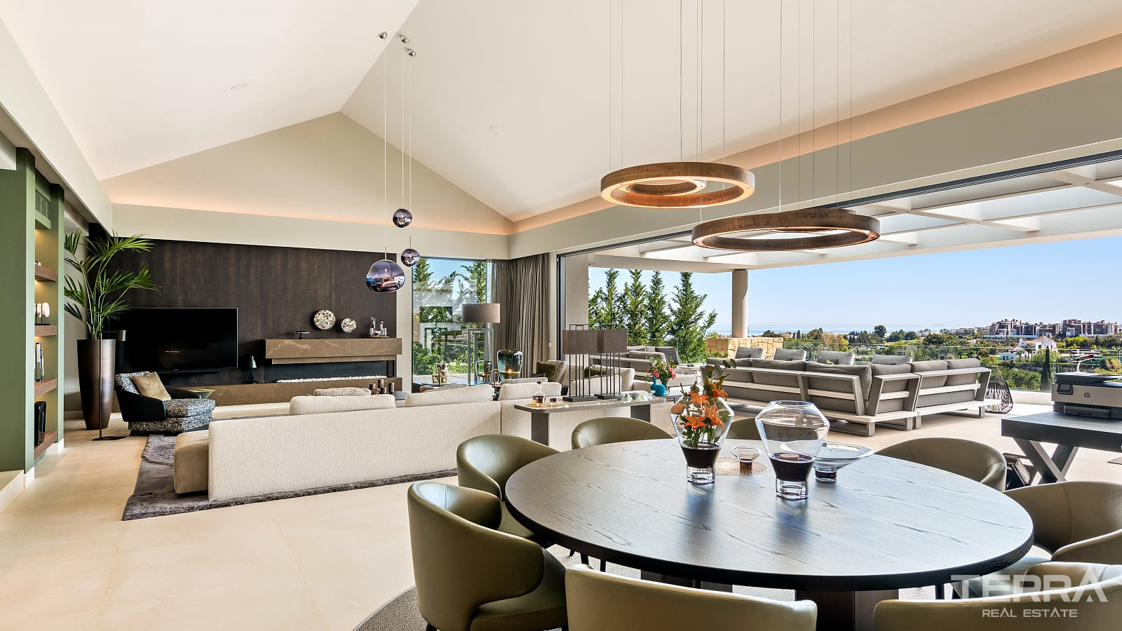 Golf Villa for Sale in Benahavís, Costa del Sol, Spain - 120169