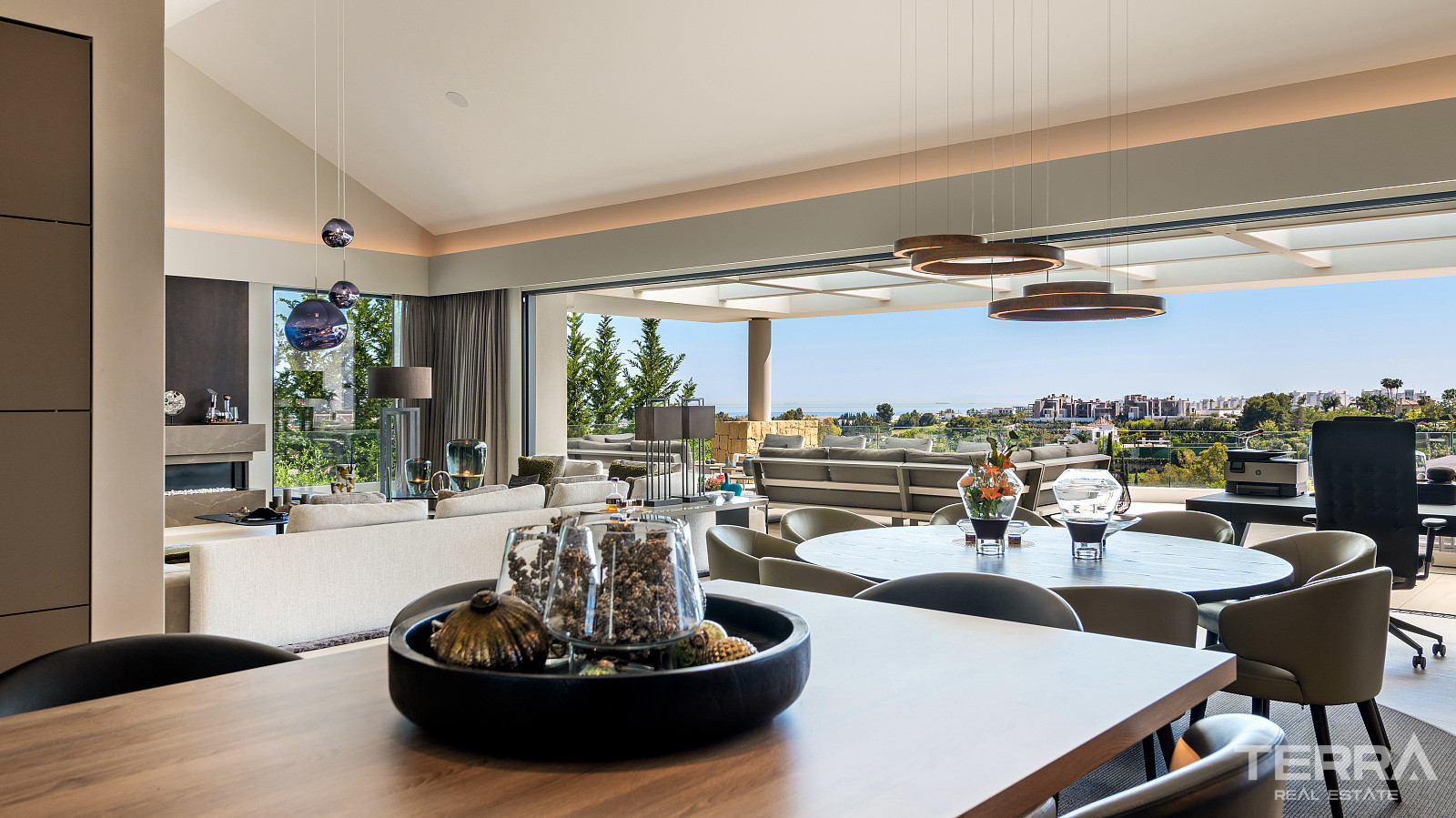Golf Villa for Sale in Benahavís, Costa del Sol, Spain - 120171