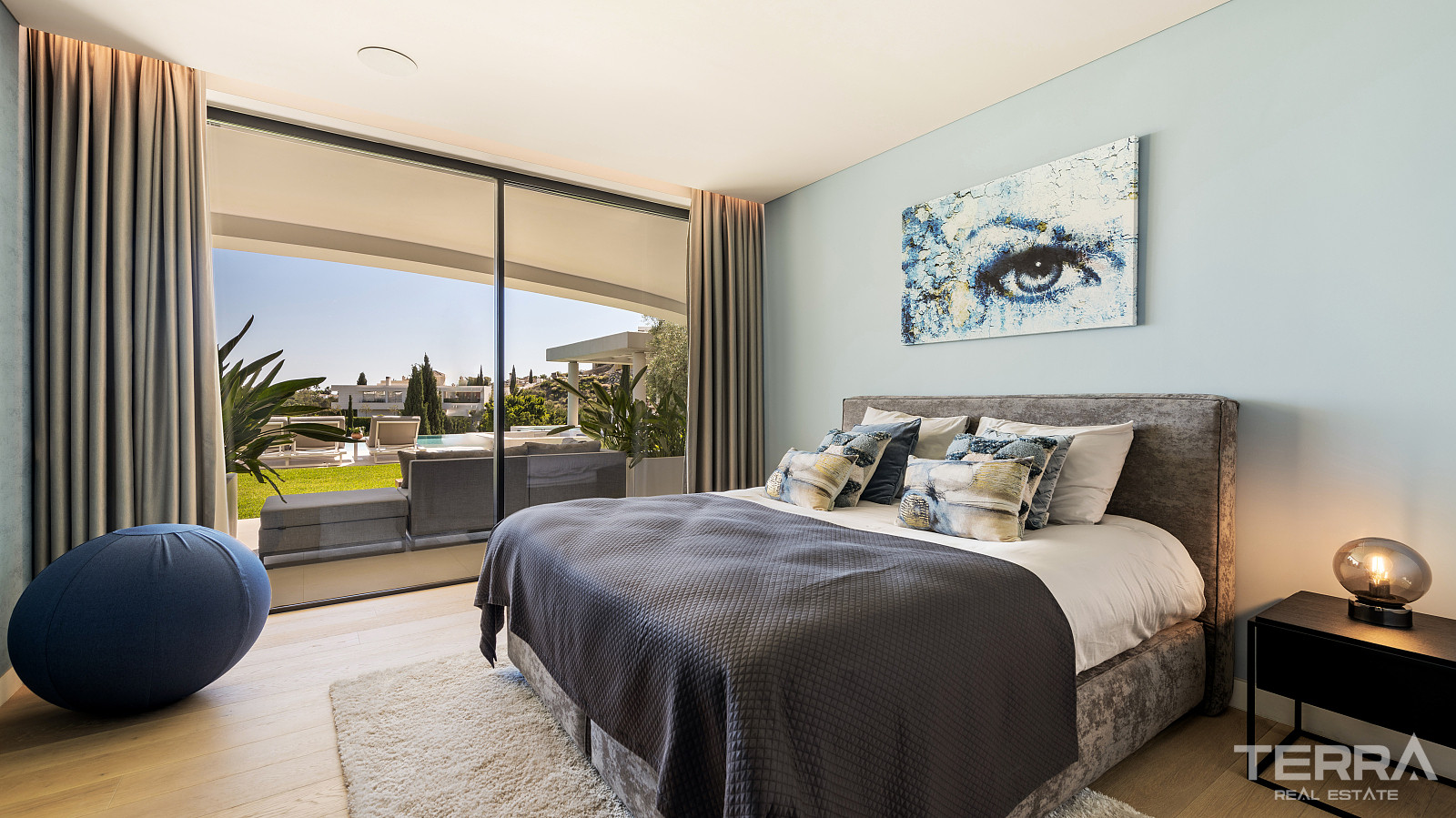 Golf Villa for Sale in Benahavís, Costa del Sol, Spain - 120175