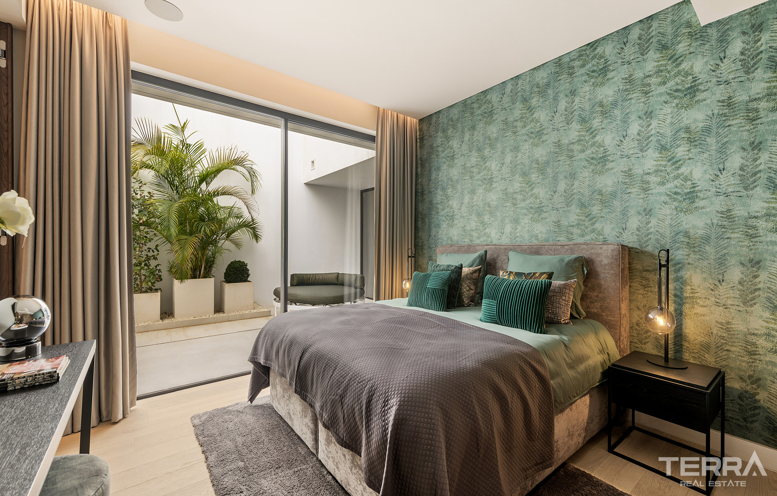 Golf Villa for Sale in Benahavís, Costa del Sol, Spain - 120176