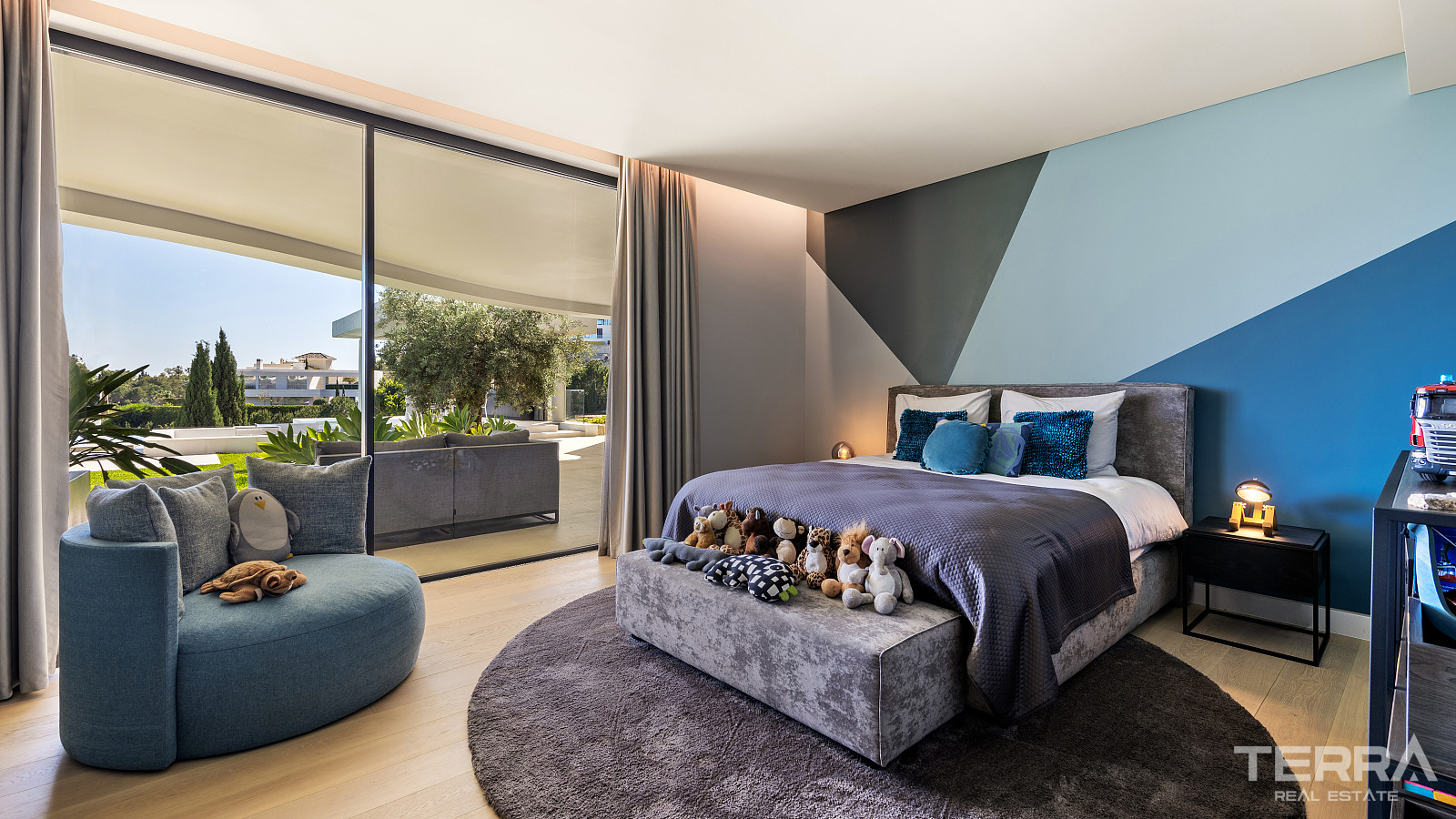 Golf Villa for Sale in Benahavís, Costa del Sol, Spain - 120177