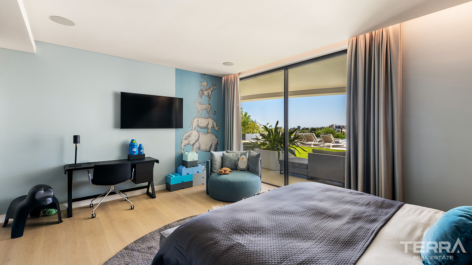 Golf Villa for Sale in Benahavís, Costa del Sol, Spain - 120178