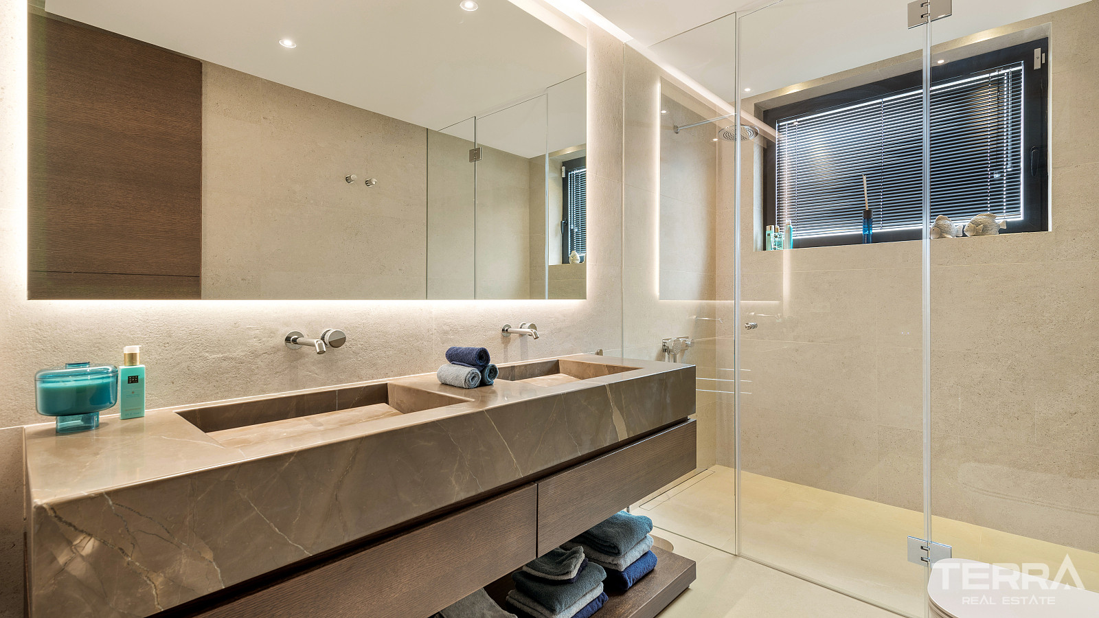 Golf Villa for Sale in Benahavís, Costa del Sol, Spain - 120180