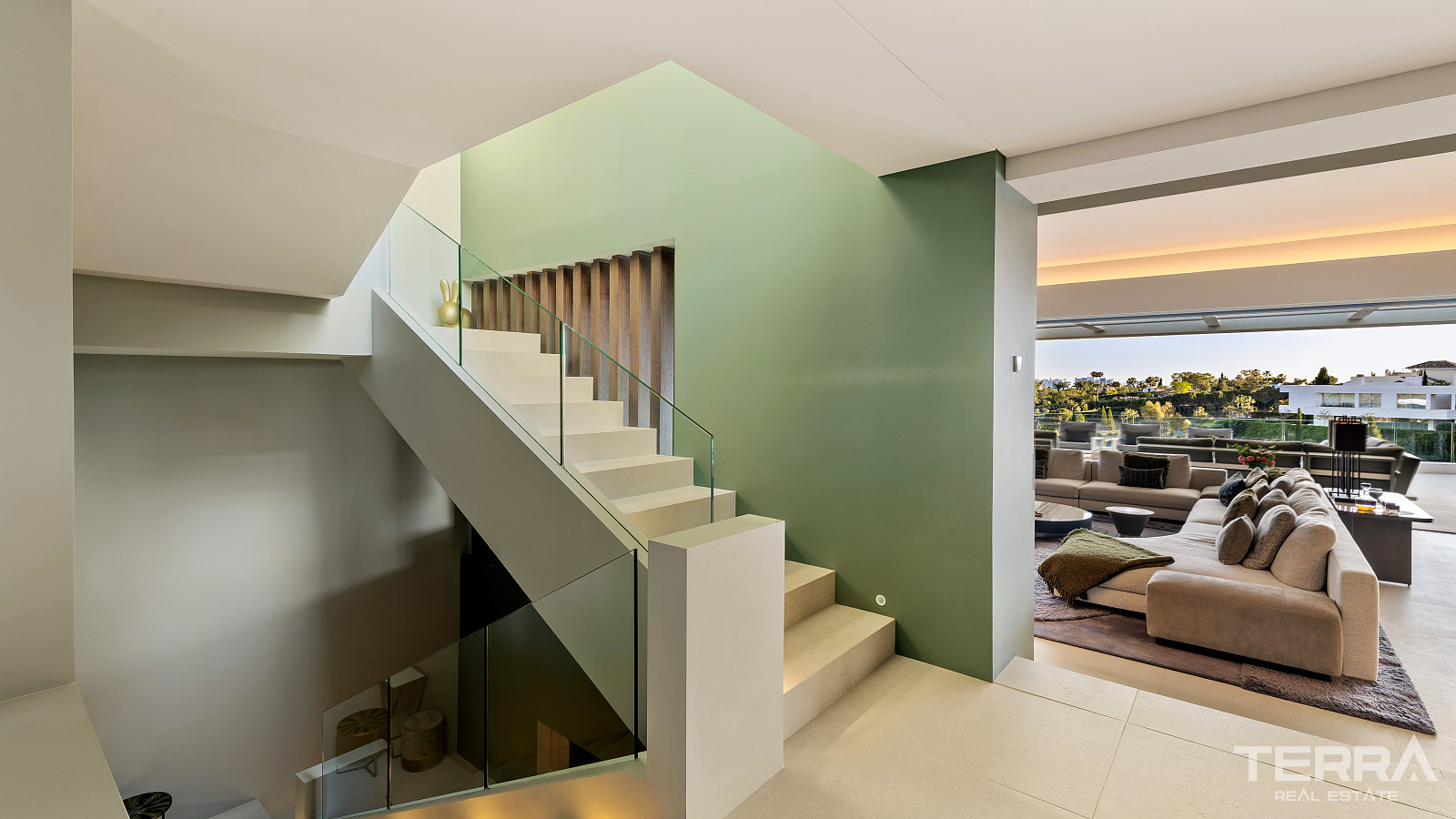 Golf Villa for Sale in Benahavís, Costa del Sol, Spain - 120189