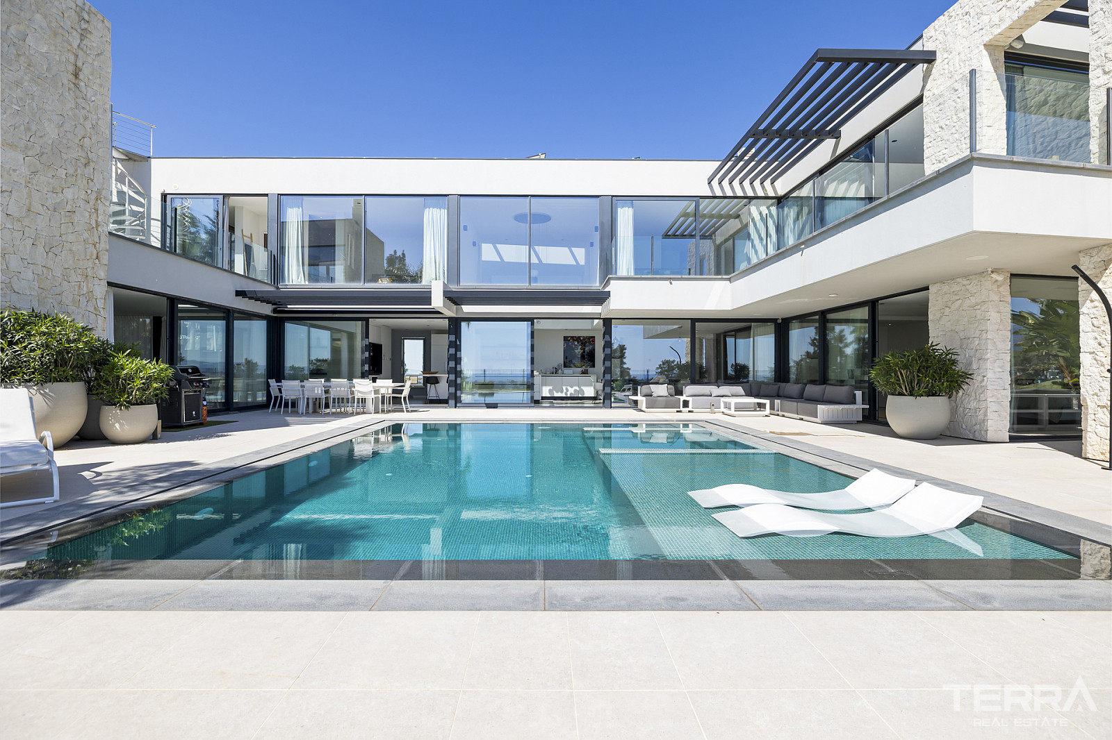 Golf Vilaa for Sale in Benahavís, Costa del Sol, Spain - 120196