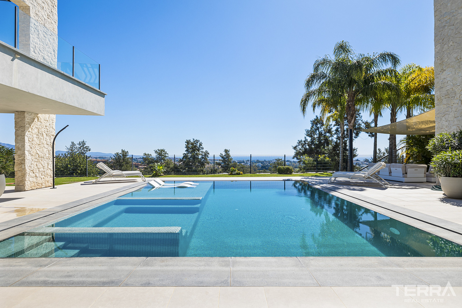Golf Vilaa for Sale in Benahavís, Costa del Sol, Spain - 120201